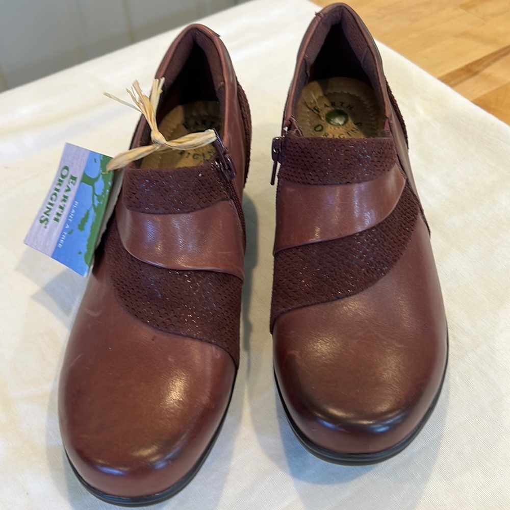 Earth Origins leather maroon super comfy shoes - Picture 2 of 11